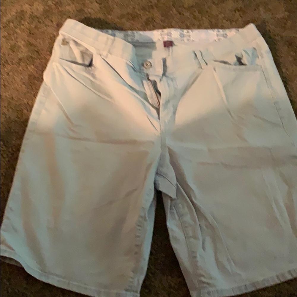Gloria Vanderbilt shorts size 16w